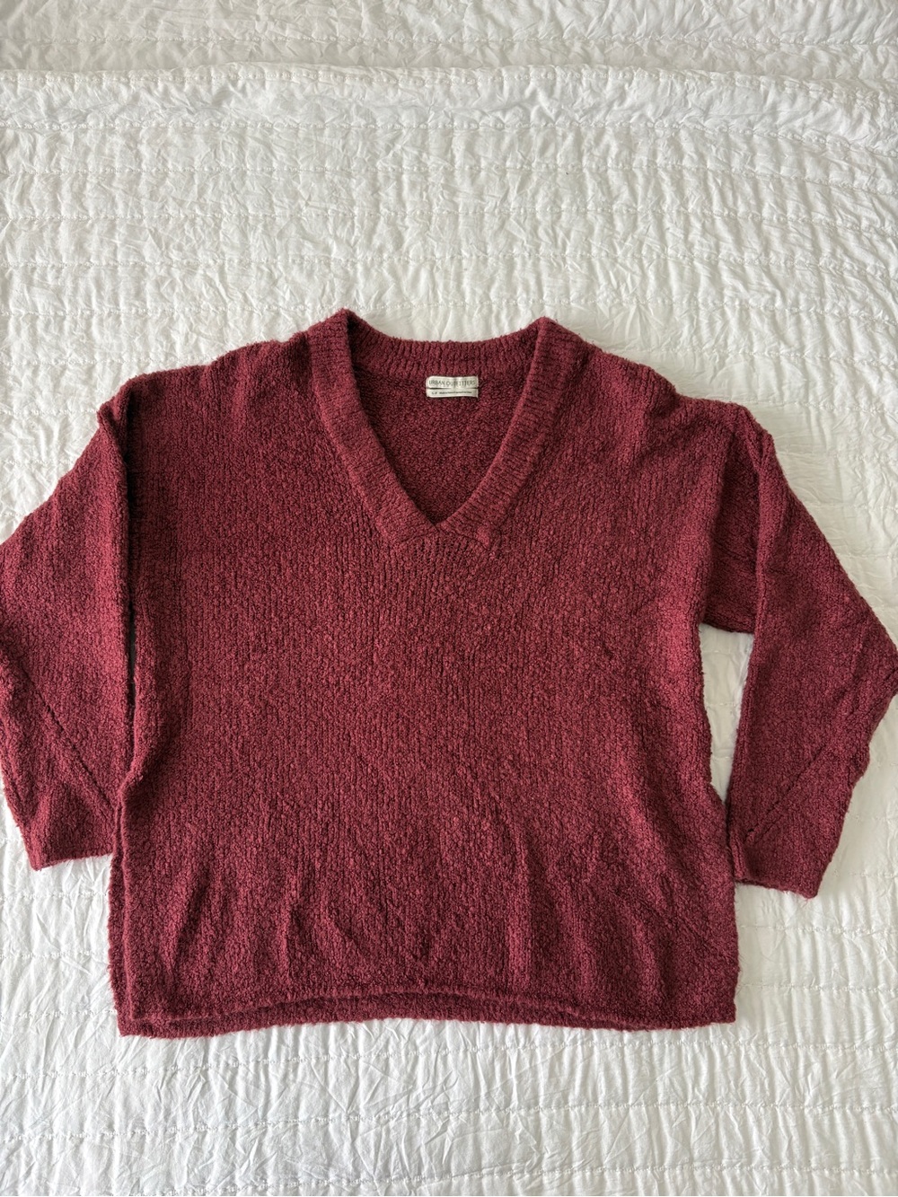 Urban Outfitters V-Neck Sweater in Burgundy